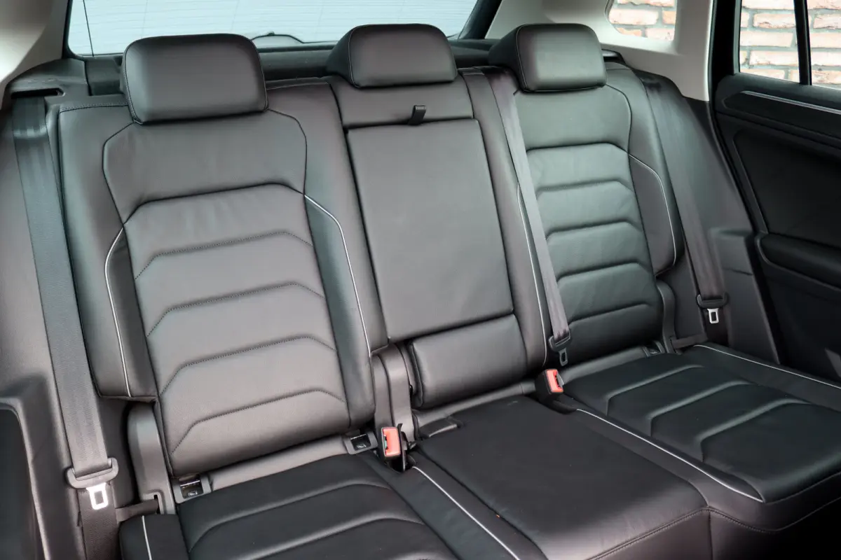 1.4 TSI ACT Comfortline Business R | Panoramadak | Trekhaak | Memory | Leder | Stoelverwarming | Surround Camera | Active-Lighting |