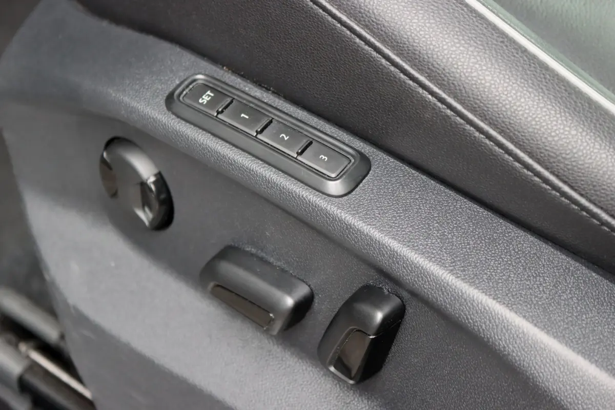 1.4 TSI ACT Comfortline Business R | Panoramadak | Trekhaak | Memory | Leder | Stoelverwarming | Surround Camera | Active-Lighting |