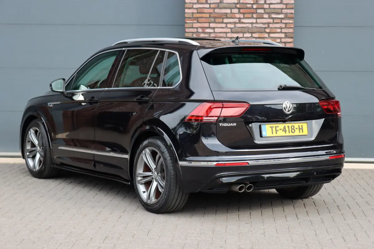 1.4 TSI ACT Comfortline Business R | Panoramadak | Trekhaak | Memory | Leder | Stoelverwarming | Surround Camera | Active-Lighting |