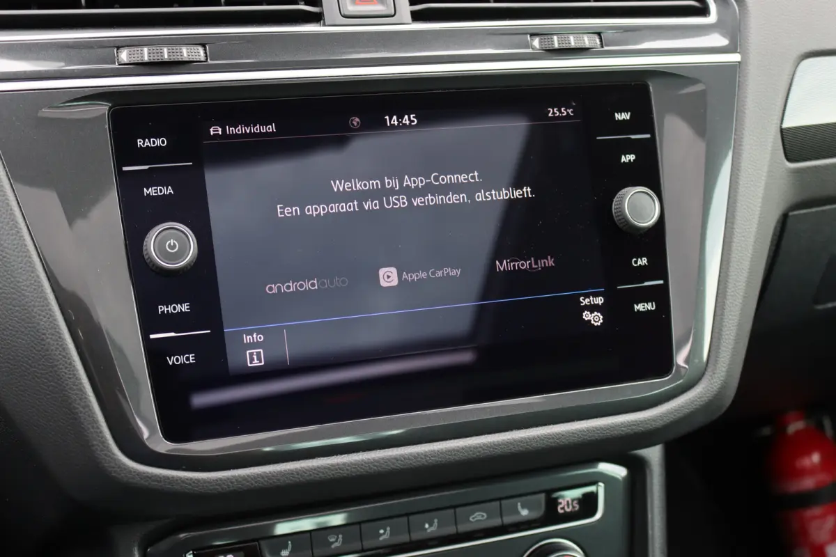 1.4 TSI ACT Comfortline Business R | Panoramadak | Trekhaak | Memory | Leder | Stoelverwarming | Surround Camera | Active-Lighting |