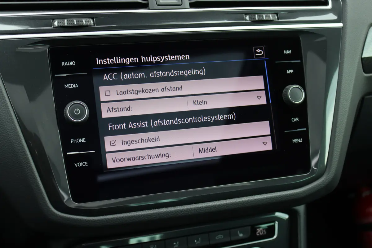 1.4 TSI ACT Comfortline Business R | Panoramadak | Trekhaak | Memory | Leder | Stoelverwarming | Surround Camera | Active-Lighting |