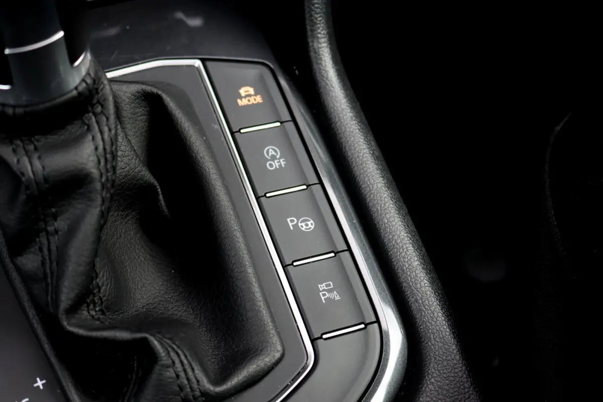 1.4 TSI ACT Comfortline Business R | Panoramadak | Trekhaak | Memory | Leder | Stoelverwarming | Surround Camera | Active-Lighting |