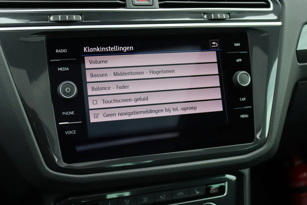 1.4 TSI ACT Comfortline Business R | Panoramadak | Trekhaak | Memory | Leder | Stoelverwarming | Surround Camera | Active-Lighting |