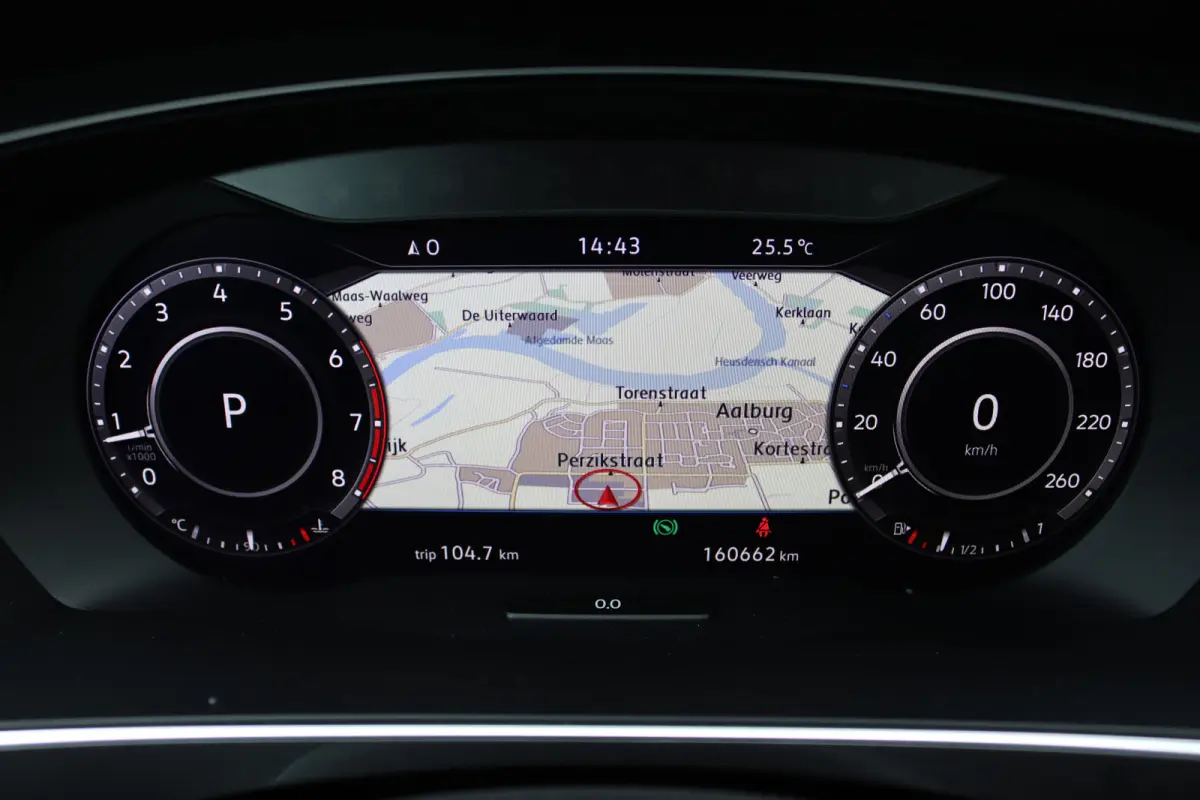 1.4 TSI ACT Comfortline Business R | Panoramadak | Trekhaak | Memory | Leder | Stoelverwarming | Surround Camera | Active-Lighting |