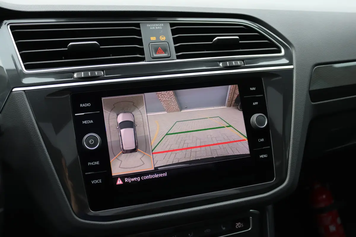 1.4 TSI ACT Comfortline Business R | Panoramadak | Trekhaak | Memory | Leder | Stoelverwarming | Surround Camera | Active-Lighting |