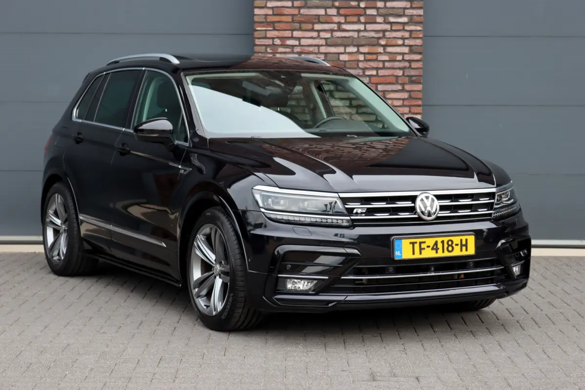1.4 TSI ACT Comfortline Business R | Panoramadak | Trekhaak | Memory | Leder | Stoelverwarming | Surround Camera | Active-Lighting |