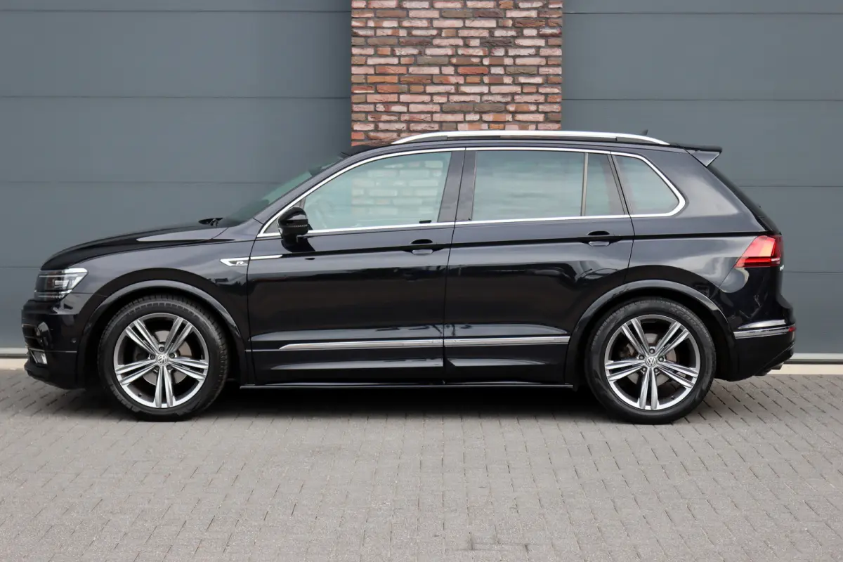 1.4 TSI ACT Comfortline Business R | Panoramadak | Trekhaak | Memory | Leder | Stoelverwarming | Surround Camera | Active-Lighting |