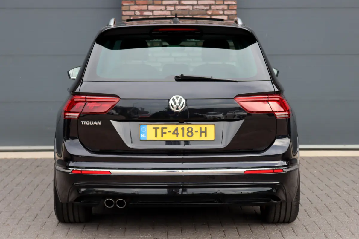 1.4 TSI ACT Comfortline Business R | Panoramadak | Trekhaak | Memory | Leder | Stoelverwarming | Surround Camera | Active-Lighting |