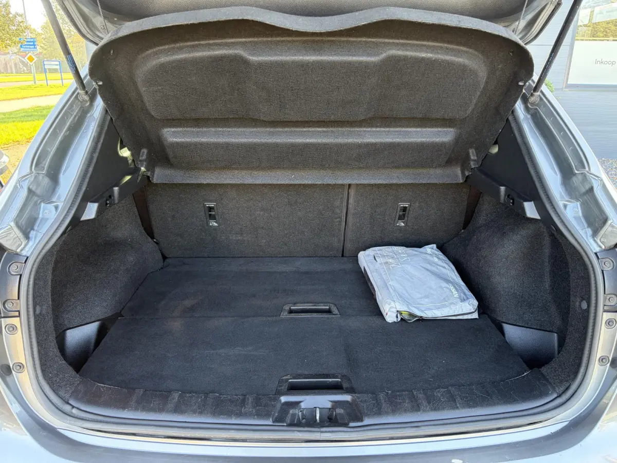 1.2 Tekna + ✓1e Eigenaar✓Dealer Onderhouden✓360° Camera✓Pano✓Navi✓Trekhaak✓Stoelverw✓6Bak✓Leder✓116pk✓Clima✓Cruise✓Keyless✓Pdc V+A✓19'' Lmv✓4 Nieuwe All seas