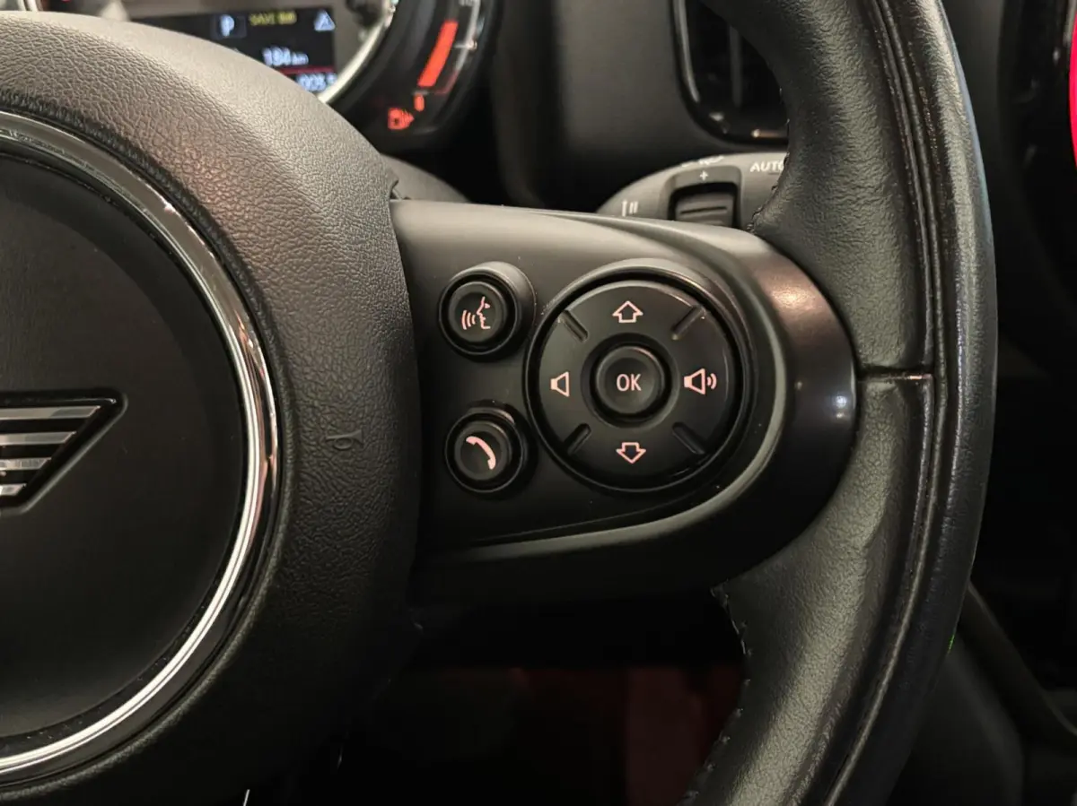 1.5 Cooper ALL4 Chili / Plug in Hybride / SOH 87% / Head Up Display / Adoptieve Cruisecontrol / StoelVW / Draadloos Carplay / 2e Eigenaar / Goed Onderhouden!