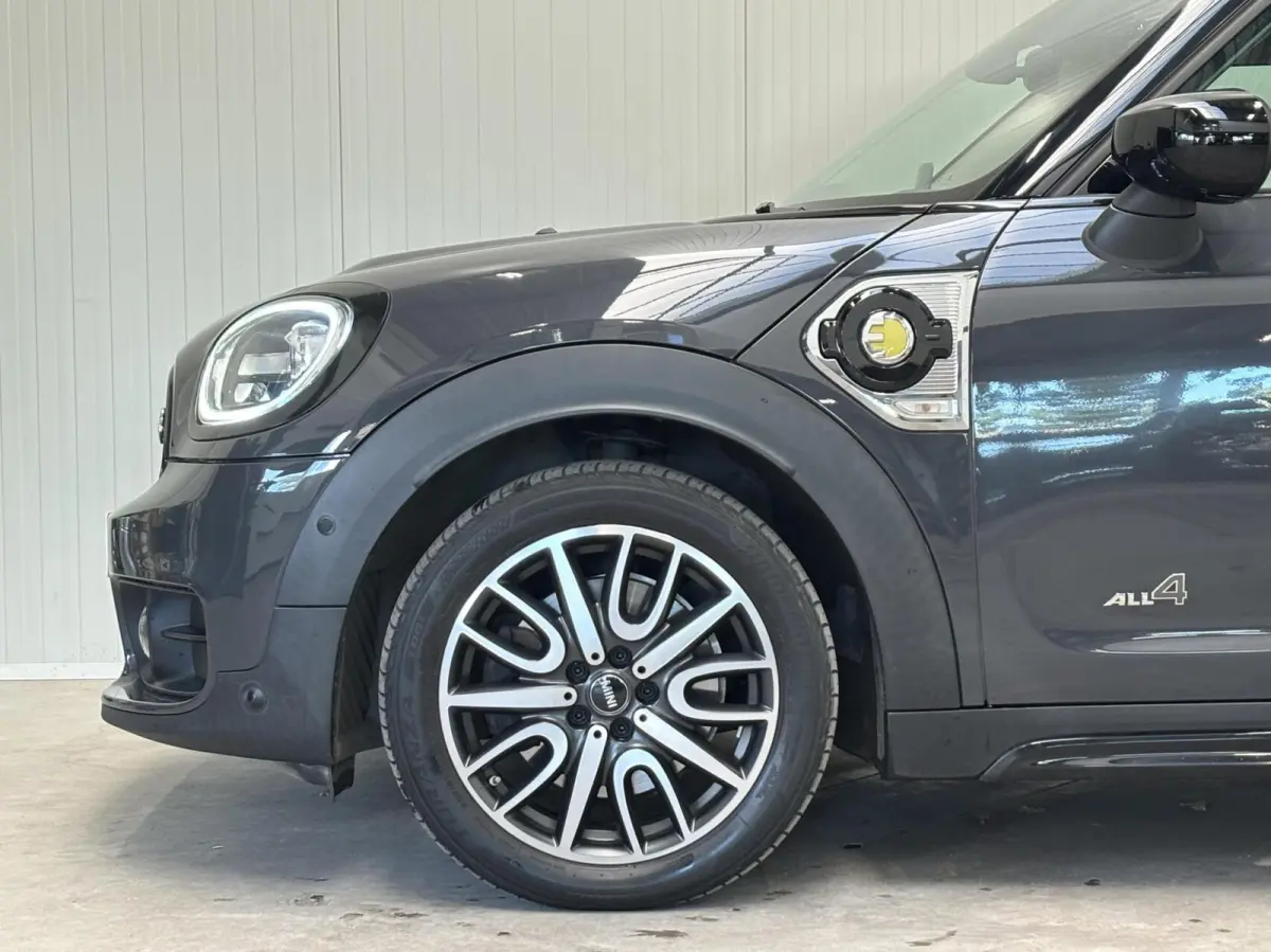 1.5 Cooper ALL4 Chili / Plug in Hybride / SOH 87% / Head Up Display / Adoptieve Cruisecontrol / StoelVW / Draadloos Carplay / 2e Eigenaar / Goed Onderhouden!