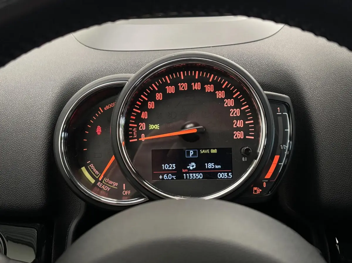 1.5 Cooper ALL4 Chili / Plug in Hybride / SOH 87% / Head Up Display / Adoptieve Cruisecontrol / StoelVW / Draadloos Carplay / 2e Eigenaar / Goed Onderhouden!