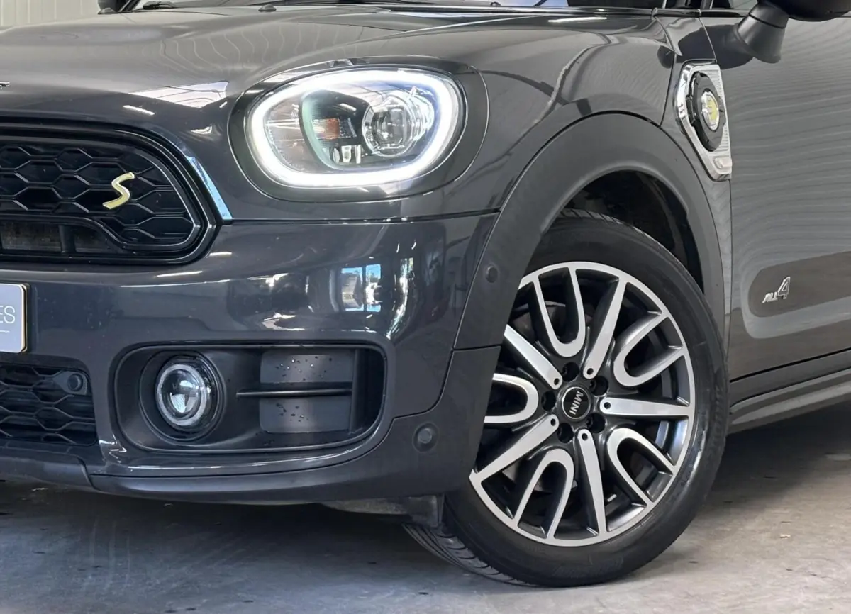 1.5 Cooper ALL4 Chili / Plug in Hybride / SOH 87% / Head Up Display / Adoptieve Cruisecontrol / StoelVW / Draadloos Carplay / 2e Eigenaar / Goed Onderhouden!