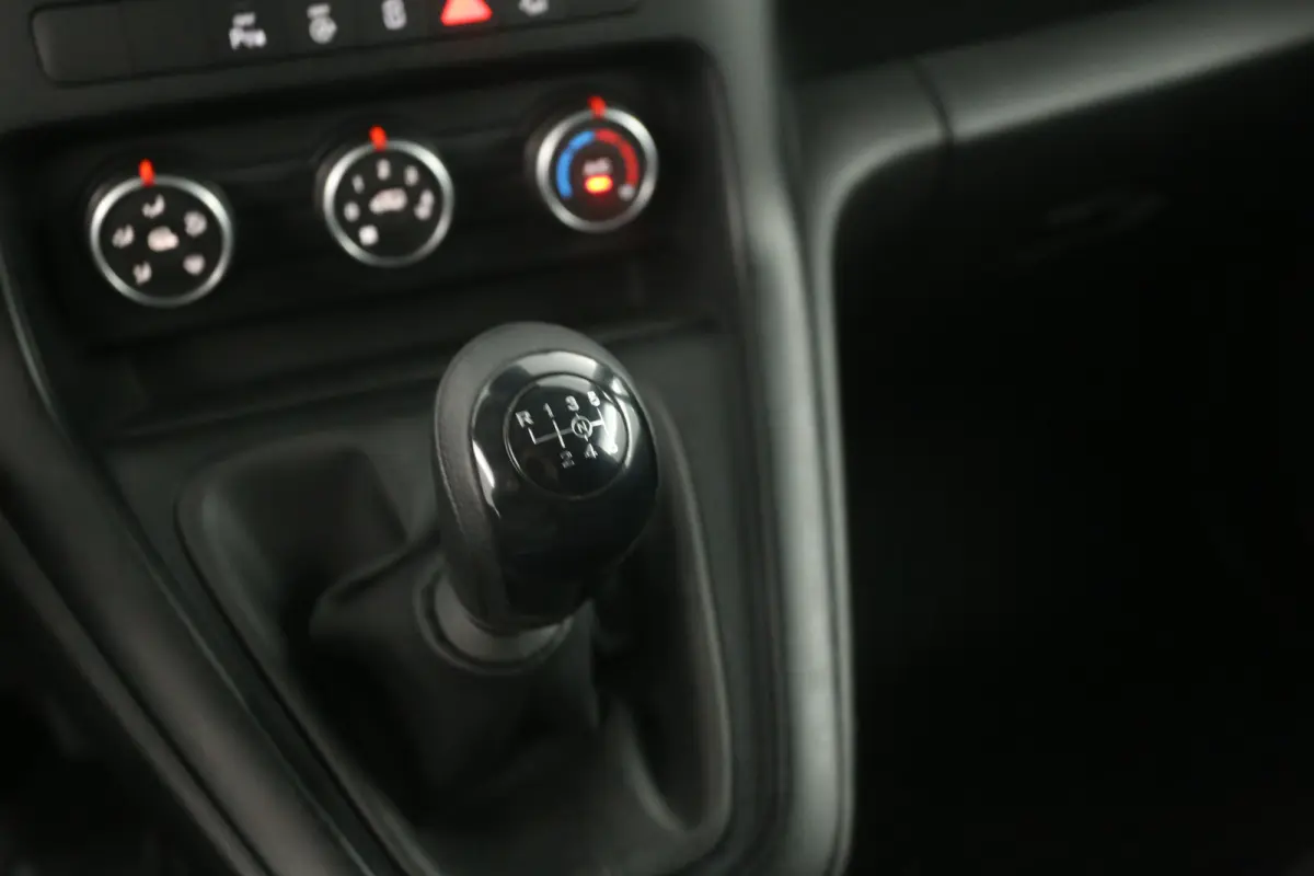 108 CDI Pro | Airco | Cruise | Carplay | Trekhaak | Parkeersens. | LED