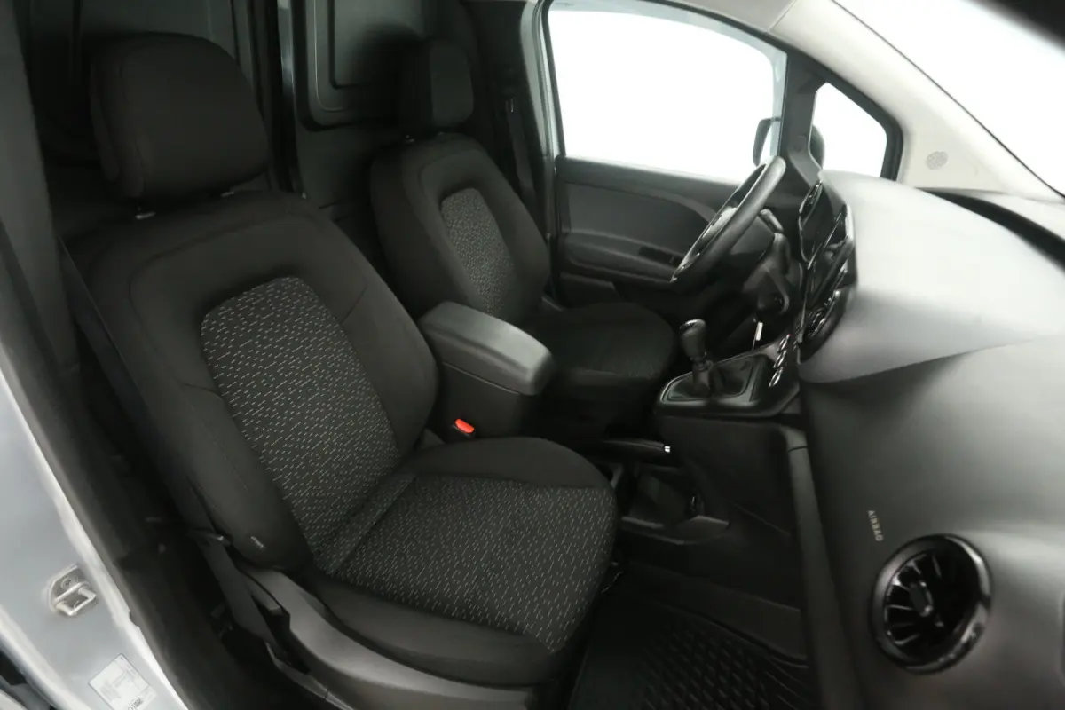 108 CDI Pro | Airco | Cruise | Carplay | Trekhaak | Parkeersens. | LED