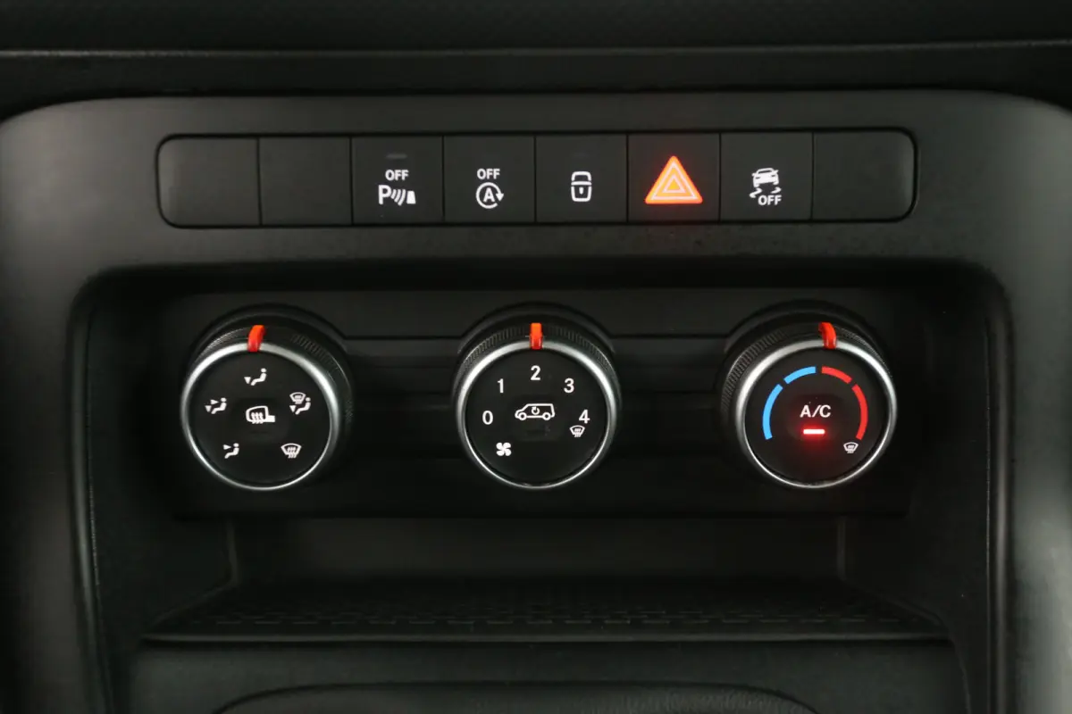 108 CDI Pro | Airco | Cruise | Carplay | Trekhaak | Parkeersens. | LED