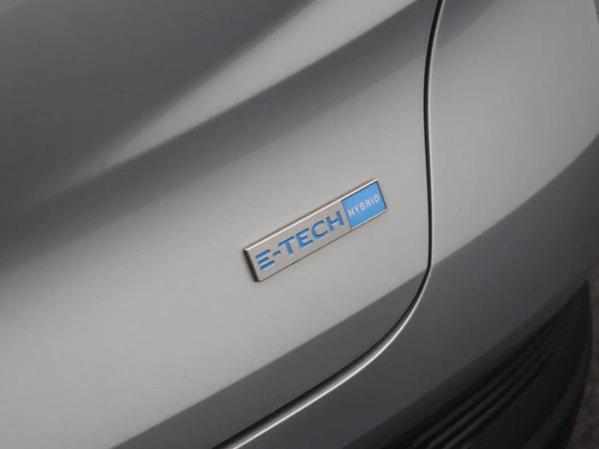 E-Tech full hybrid 145pk evolution | Automaat | Climate control | Achteruitrijcamera | Navigatie | Trekhaak |