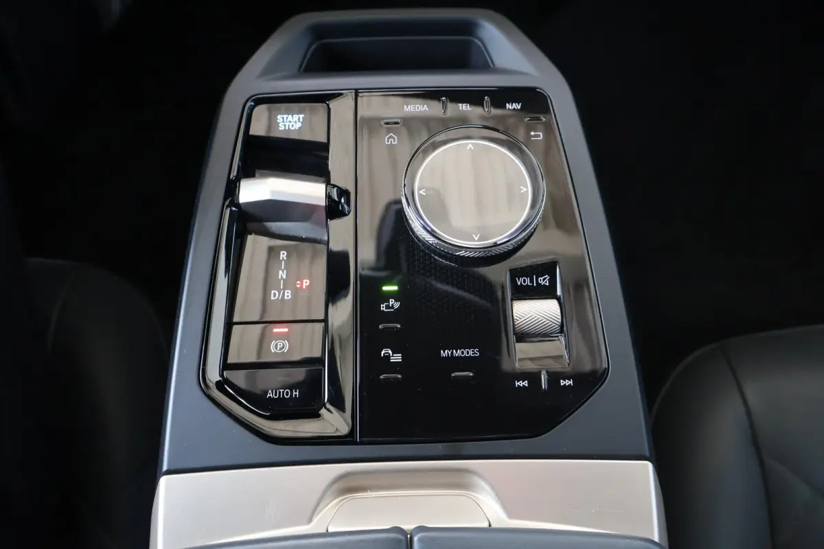xDrive40 | SOH 98,7% | M Sport | Harman Kardon | Trekhaak | 360 Camera