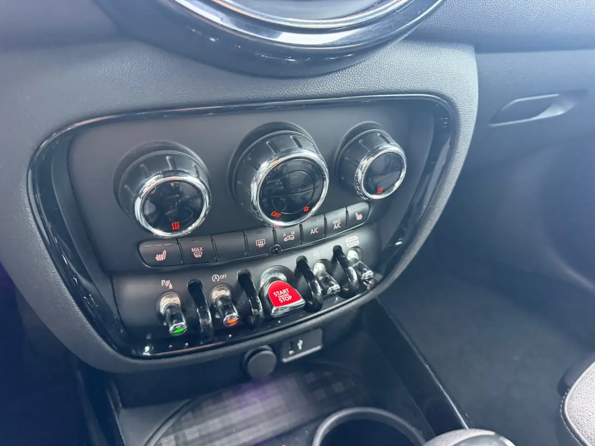 1.5 Cooper Chili Automaat - Starlight Blue/Union Jack - Navigatie/Sportseats/Black Spoke