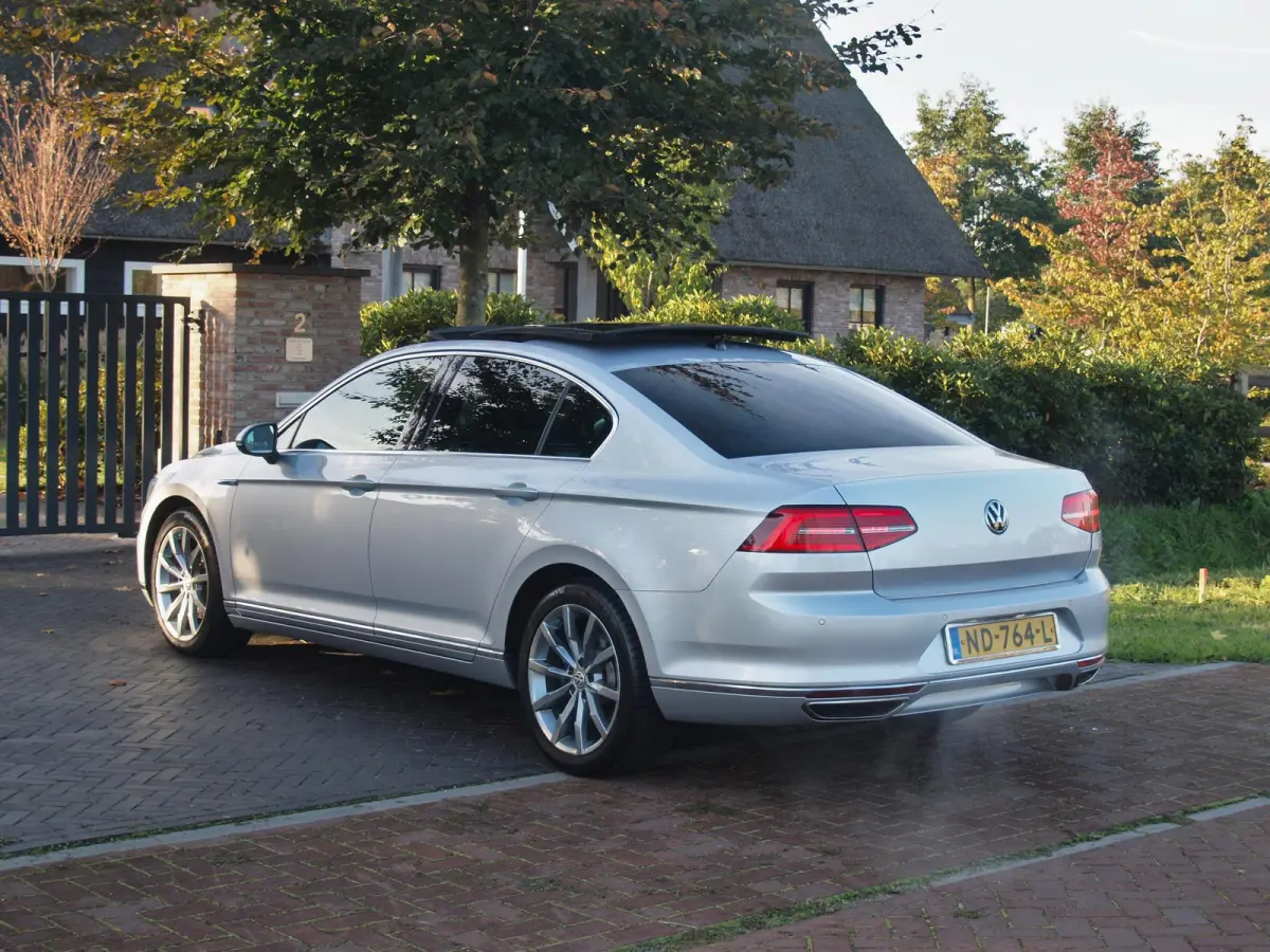 1.4 TSI GTE Connected Series Plus | Panoramadak | ACC | Apple Carplay | Leer | NL-Auto |