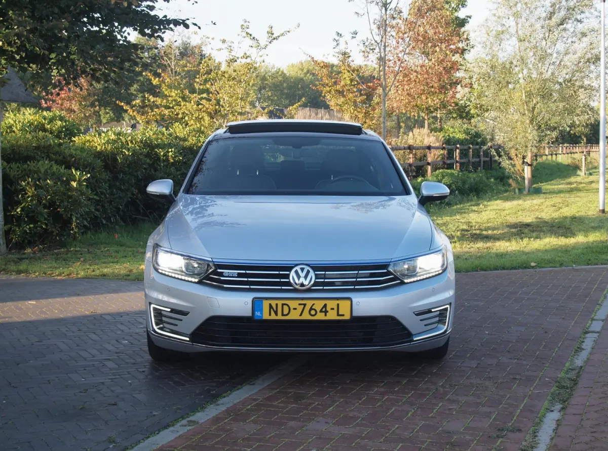 1.4 TSI GTE Connected Series Plus | Panoramadak | ACC | Apple Carplay | Leer | NL-Auto |