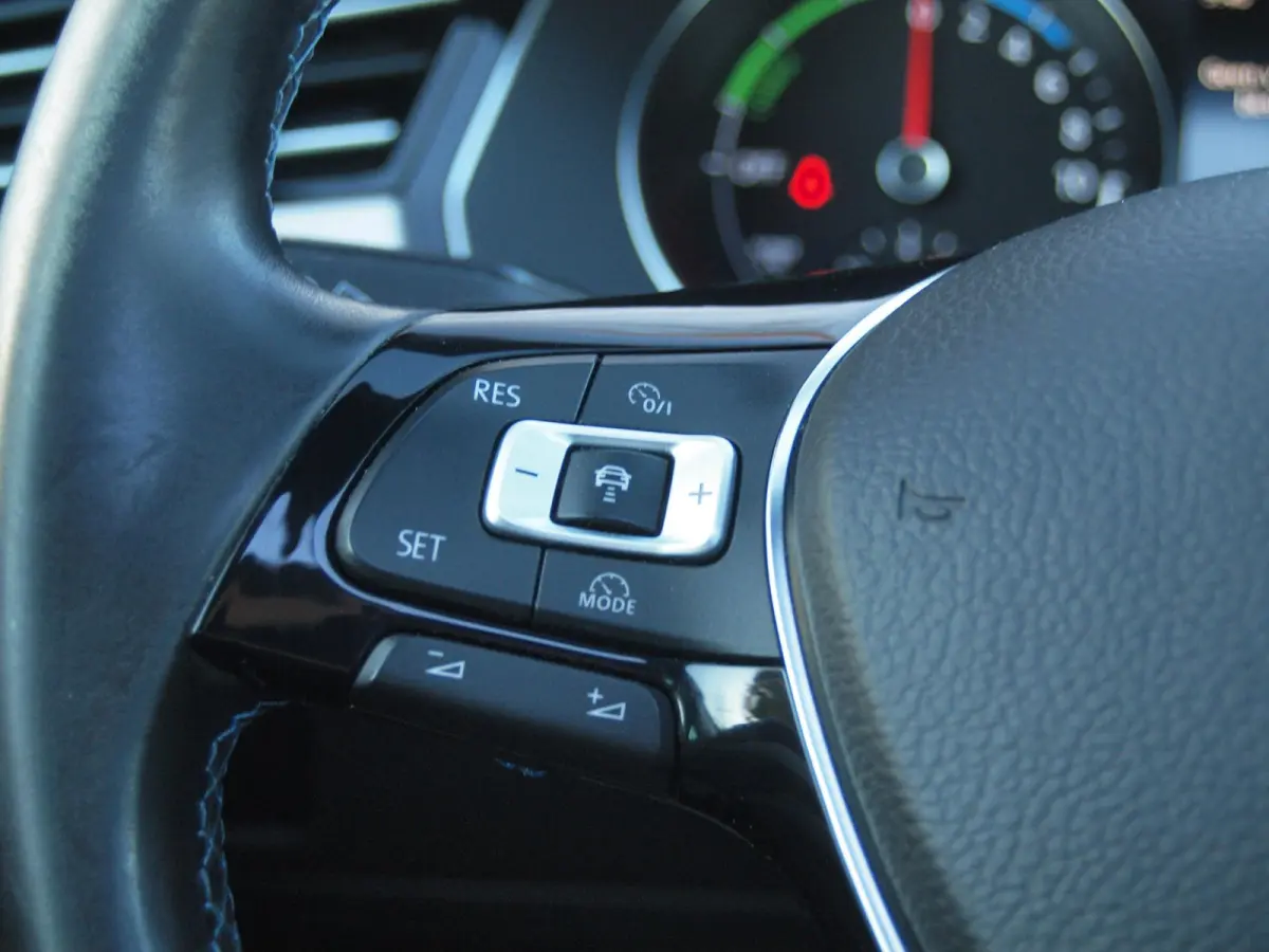 1.4 TSI GTE Connected Series Plus | Panoramadak | ACC | Apple Carplay | Leer | NL-Auto |