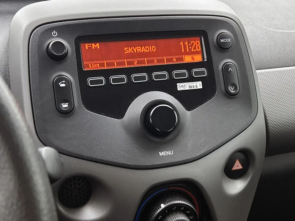 1.0 72pk Active | 1ste Eigenaar | Airco | Bluetooth | IsoFix |