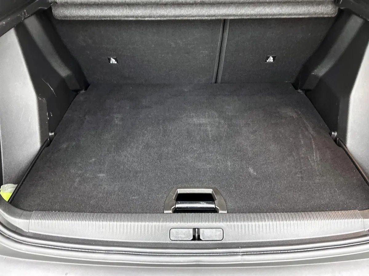 1.2 Hybrid 145pk Allure Automaat | Tot 8 Jaar Garantie | Dakrails | Adaptieve Cruise Control | Camera Voor + Achter | Navigatie | Climate Control | 17"LMV | LED | Dodehoekdetectie |