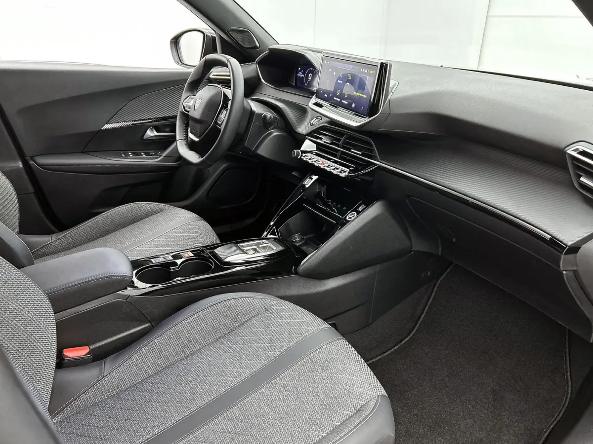 1.2 Hybrid 145pk Allure Automaat | Tot 8 Jaar Garantie | Dakrails | Adaptieve Cruise Control | Camera Voor + Achter | Navigatie | Climate Control | 17"LMV | LED | Dodehoekdetectie |