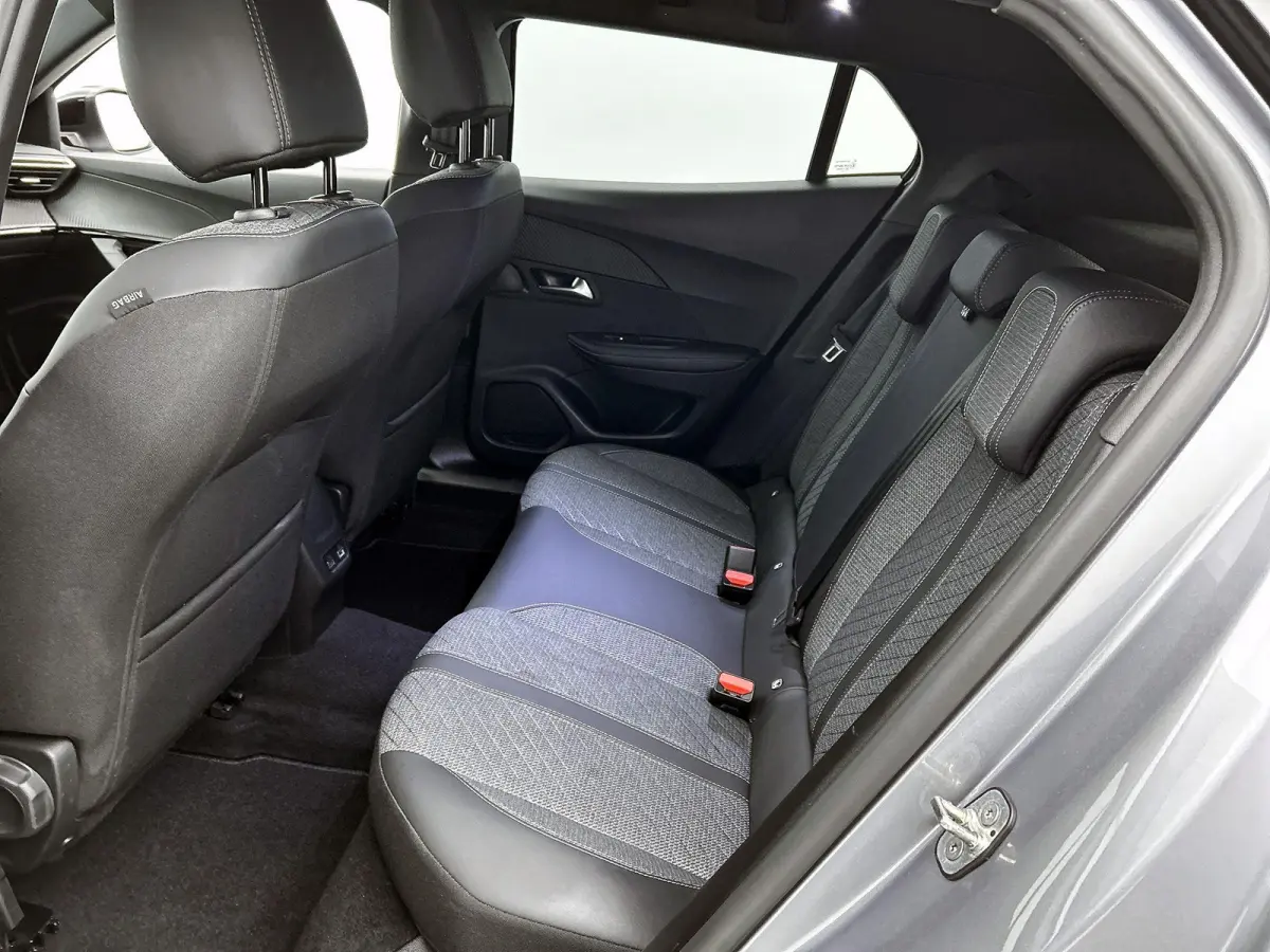 1.2 Hybrid 145pk Allure Automaat | Tot 8 Jaar Garantie | Dakrails | Adaptieve Cruise Control | Camera Voor + Achter | Navigatie | Climate Control | 17"LMV | LED | Dodehoekdetectie |