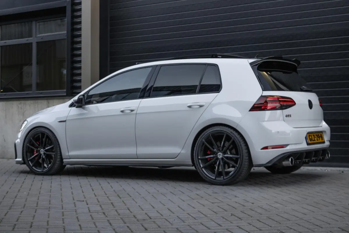 GTI 2.0 TSI Performance | PANO | ALCANTARA | VIRTUAL | CARPLAY