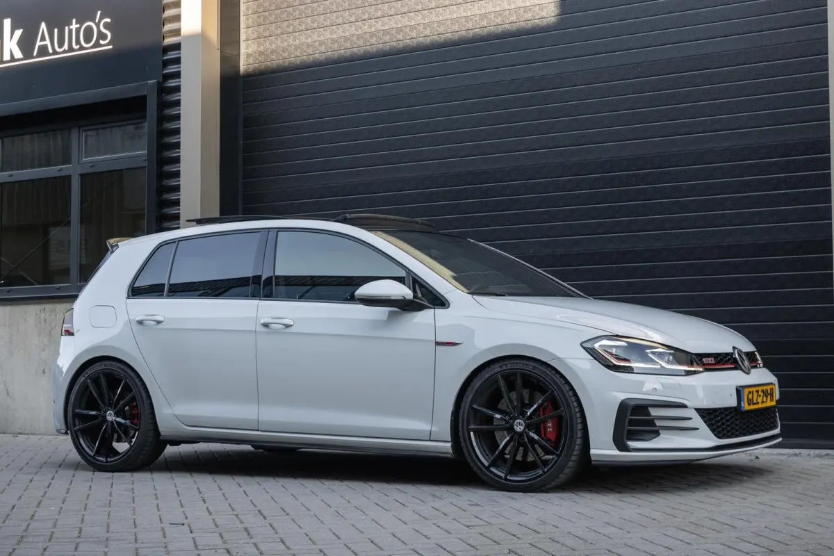 GTI 2.0 TSI Performance | PANO | ALCANTARA | VIRTUAL | CARPLAY