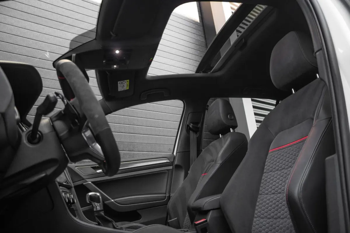 GTI 2.0 TSI Performance | PANO | ALCANTARA | VIRTUAL | CARPLAY