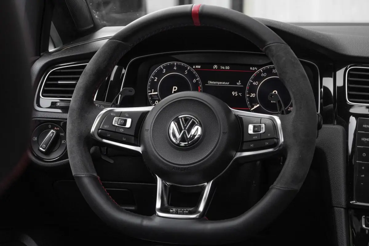 GTI 2.0 TSI Performance | PANO | ALCANTARA | VIRTUAL | CARPLAY