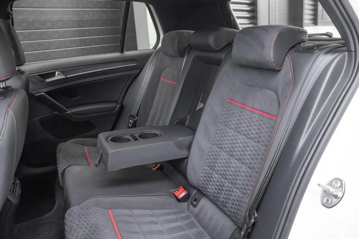 GTI 2.0 TSI Performance | PANO | ALCANTARA | VIRTUAL | CARPLAY