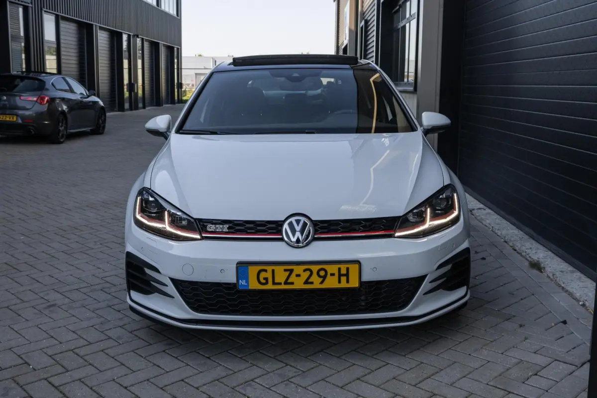 GTI 2.0 TSI Performance | PANO | ALCANTARA | VIRTUAL | CARPLAY