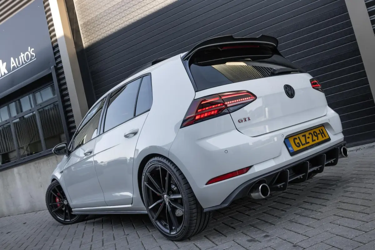 GTI 2.0 TSI Performance | PANO | ALCANTARA | VIRTUAL | CARPLAY