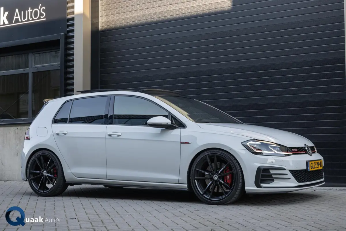 GTI 2.0 TSI Performance | PANO | ALCANTARA | VIRTUAL | CARPLAY