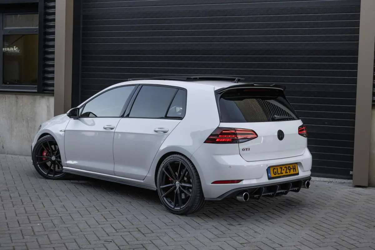 GTI 2.0 TSI Performance | PANO | ALCANTARA | VIRTUAL | CARPLAY