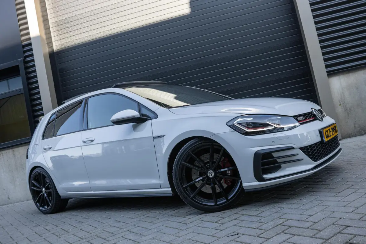 GTI 2.0 TSI Performance | PANO | ALCANTARA | VIRTUAL | CARPLAY