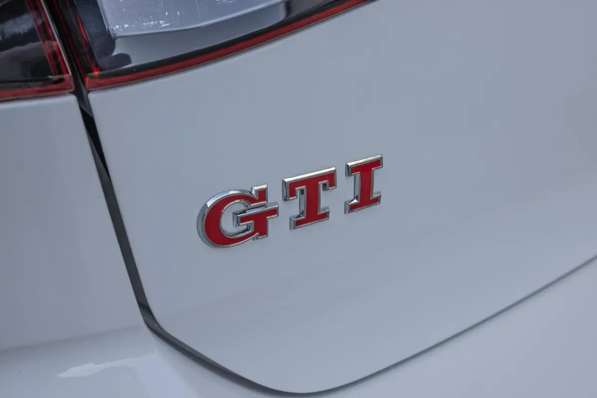 GTI 2.0 TSI Performance | PANO | ALCANTARA | VIRTUAL | CARPLAY