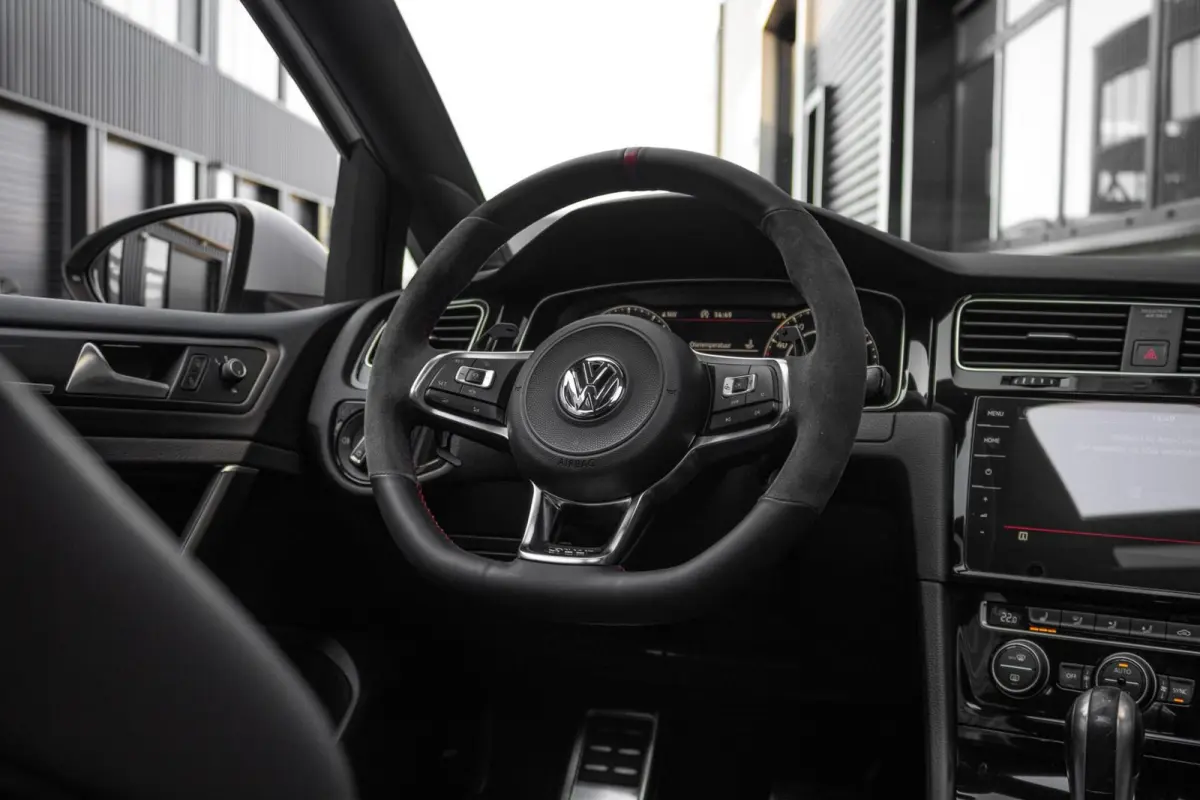 GTI 2.0 TSI Performance | PANO | ALCANTARA | VIRTUAL | CARPLAY