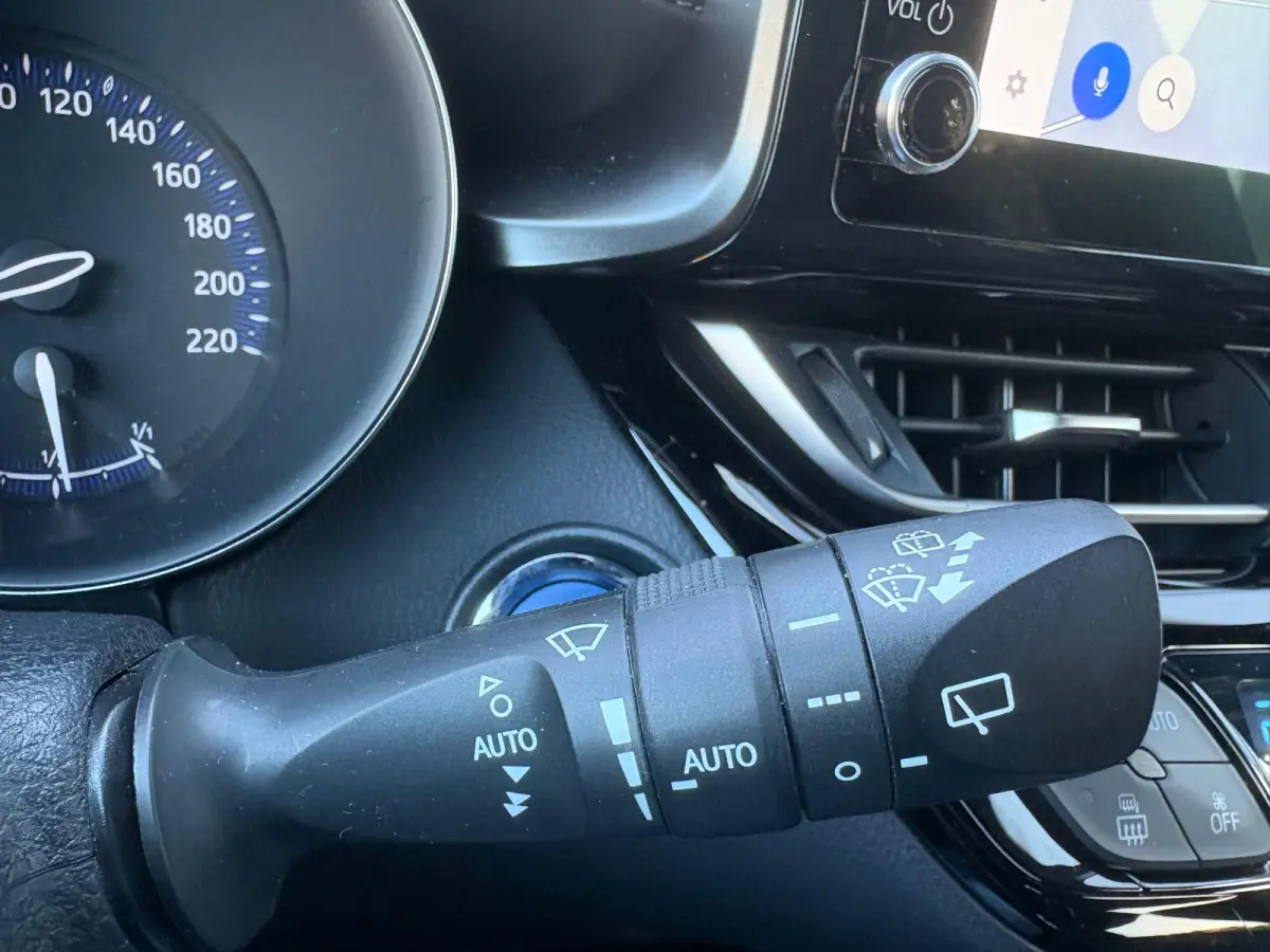 1.8 Hybrid Automaat Dynamic Carplay-android/Camera/Parkeerhulp/Adapt.-cruise/Keyfree