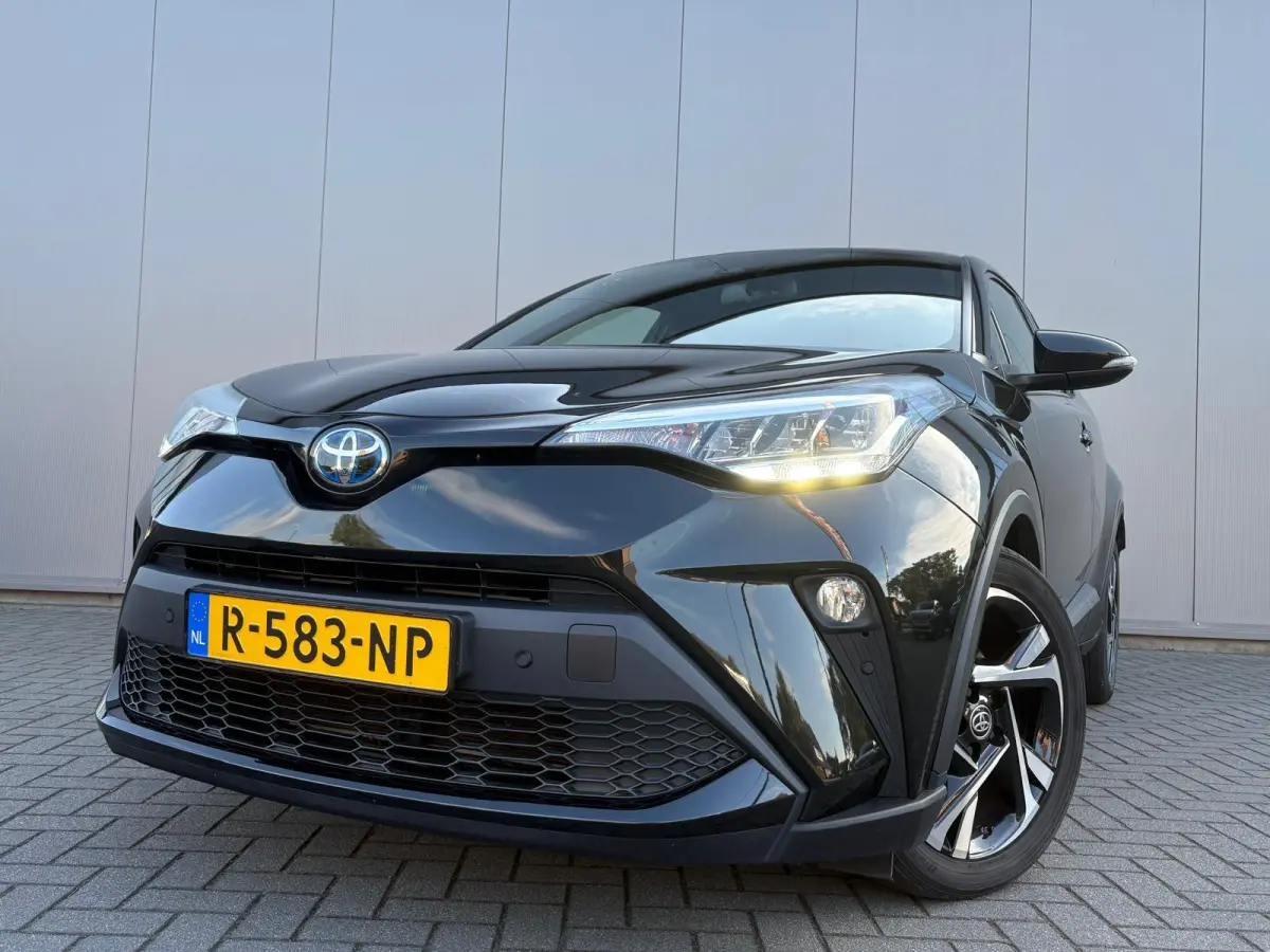 1.8 Hybrid Automaat Dynamic Carplay-android/Camera/Parkeerhulp/Adapt.-cruise/Keyfree