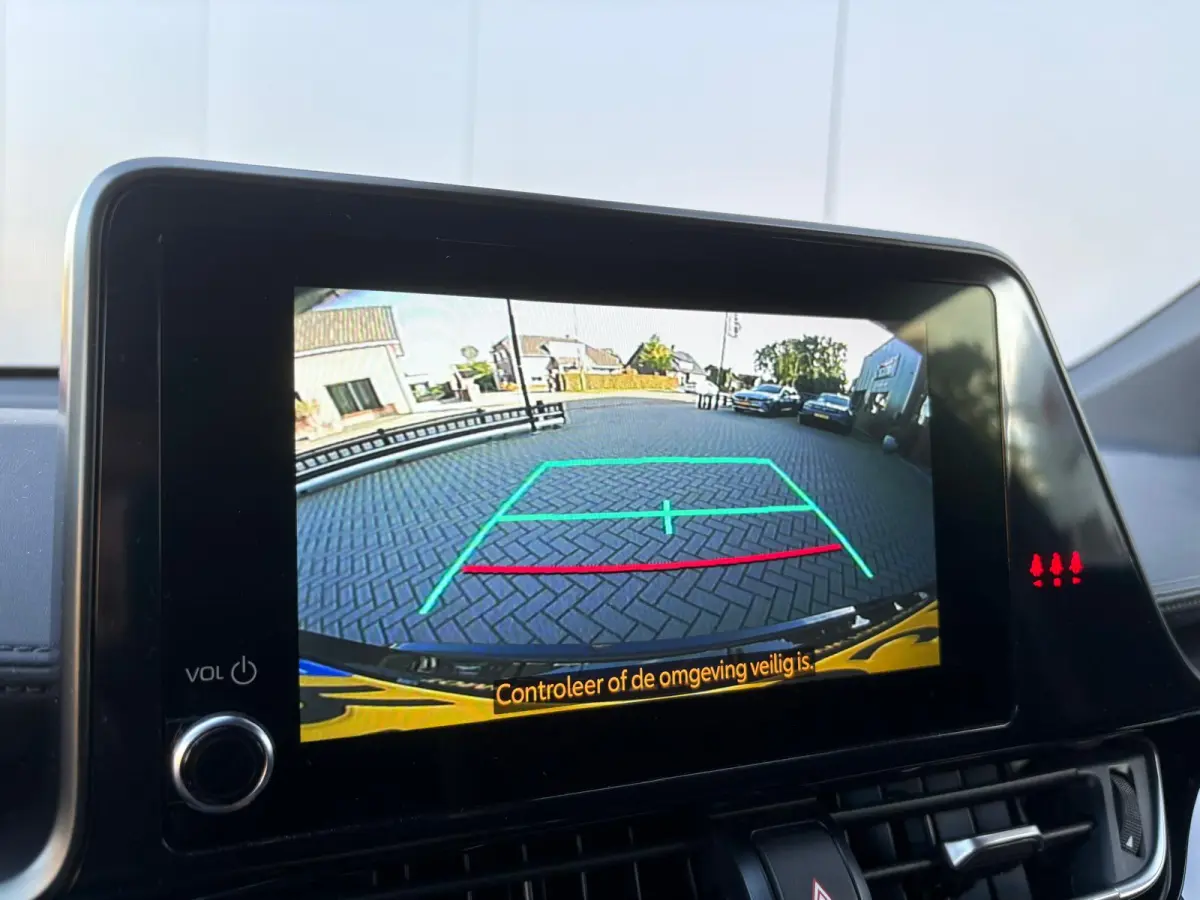 1.8 Hybrid Automaat Dynamic Carplay-android/Camera/Parkeerhulp/Adapt.-cruise/Keyfree