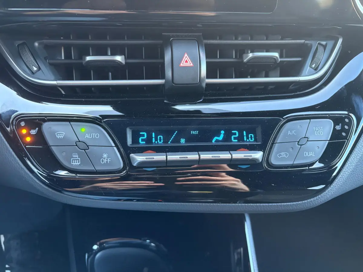 1.8 Hybrid Automaat Dynamic Carplay-android/Camera/Parkeerhulp/Adapt.-cruise/Keyfree