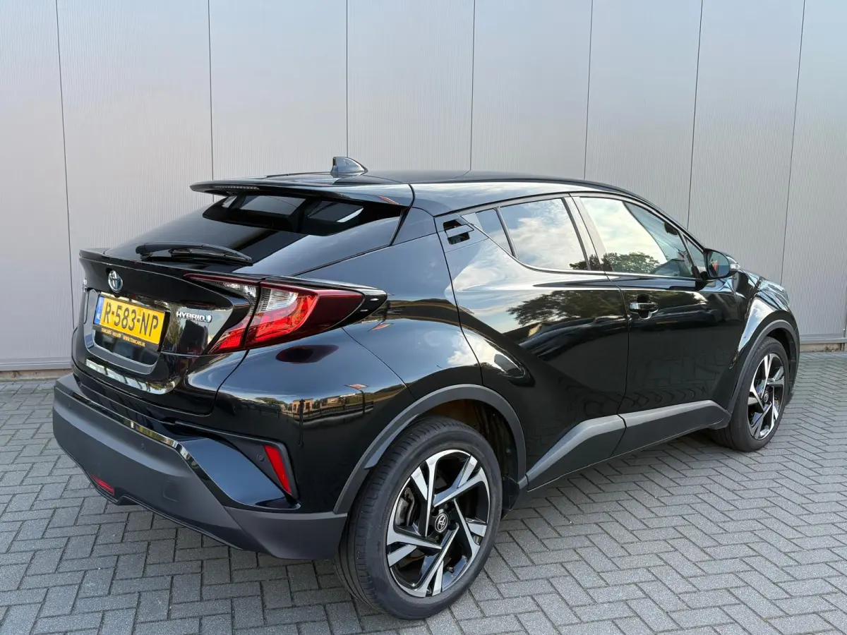 1.8 Hybrid Automaat Dynamic Carplay-android/Camera/Parkeerhulp/Adapt.-cruise/Keyfree