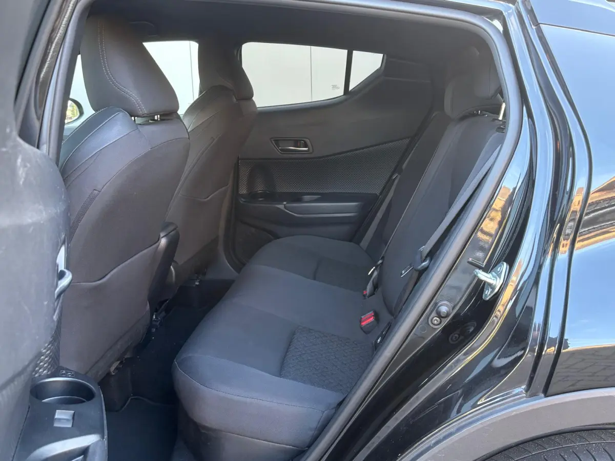 1.8 Hybrid Automaat Dynamic Carplay-android/Camera/Parkeerhulp/Adapt.-cruise/Keyfree