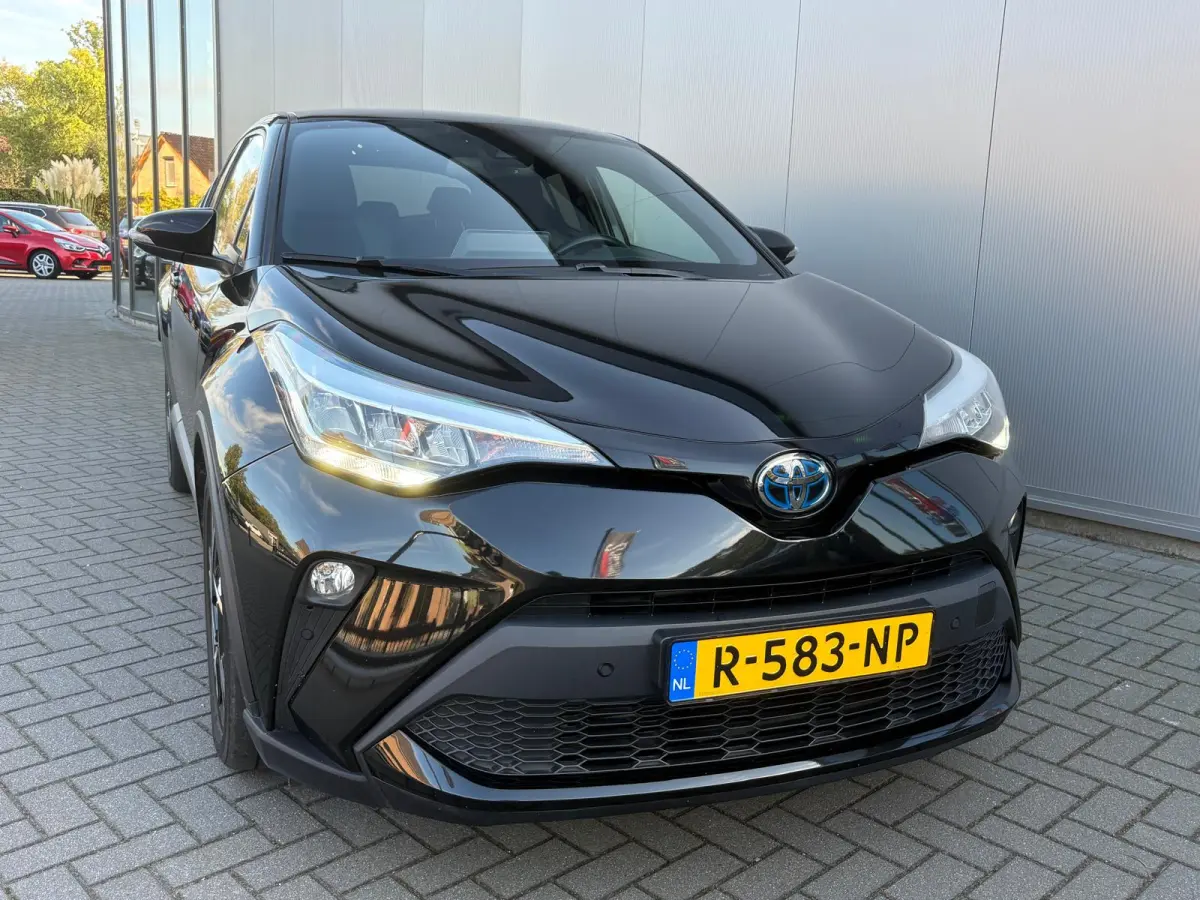 1.8 Hybrid Automaat Dynamic Carplay-android/Camera/Parkeerhulp/Adapt.-cruise/Keyfree