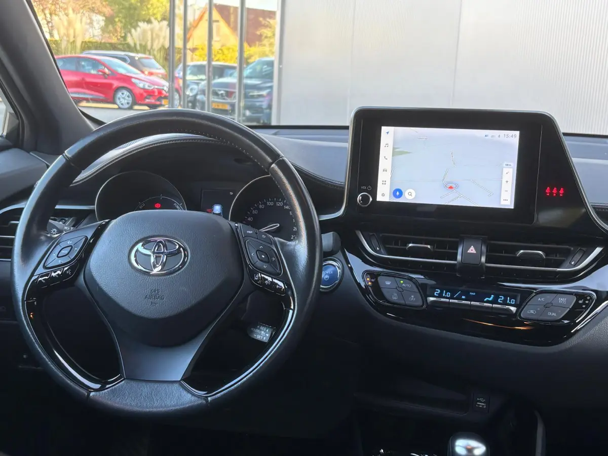 1.8 Hybrid Automaat Dynamic Carplay-android/Camera/Parkeerhulp/Adapt.-cruise/Keyfree
